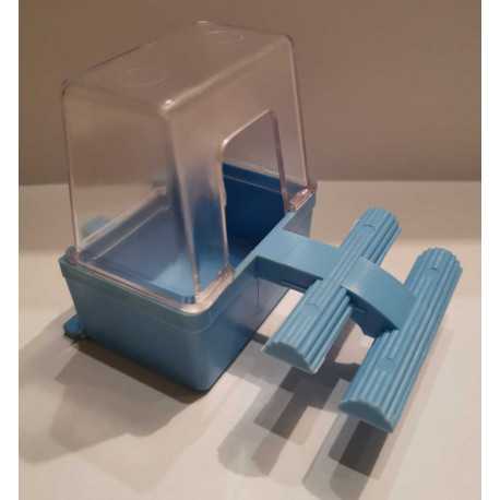 Plastic feeder 6x4x5,5cm for birds